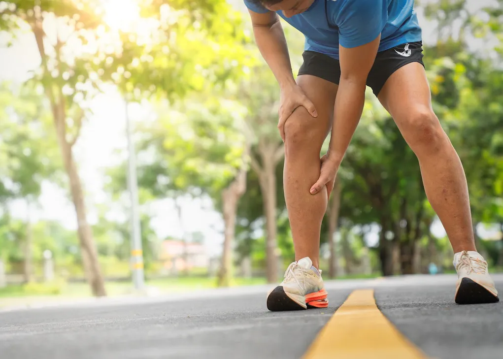 ランニング中に足を傷めた男性